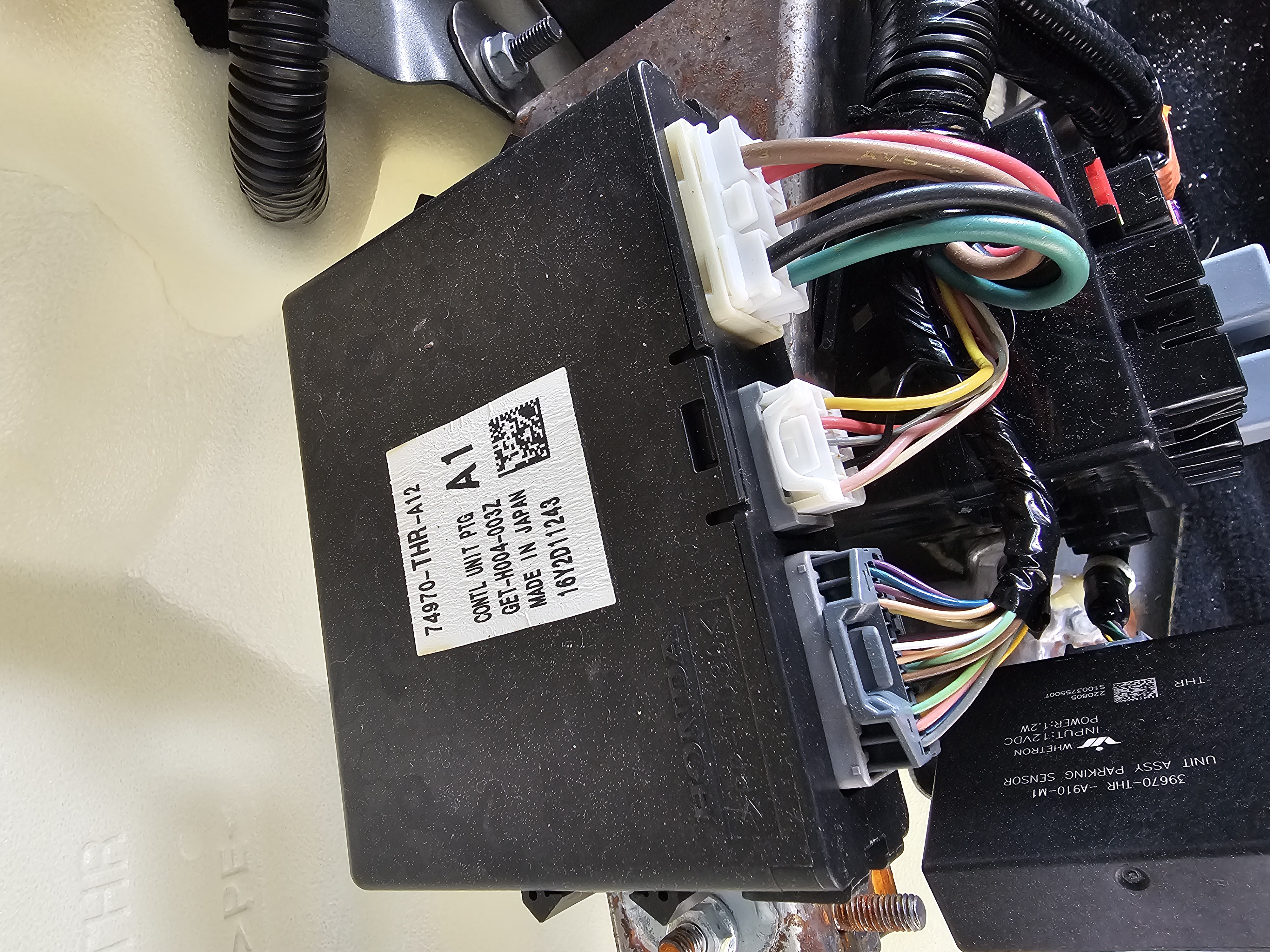 Honda Power Tailgate Control Unit Label showing part number 74970-THR-A12